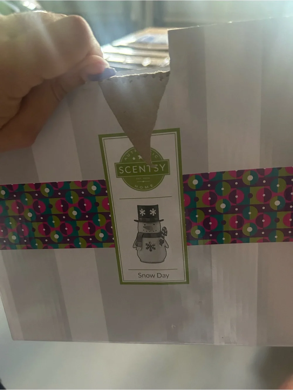 Scentsy White Snowman Lamp with Black Hat and Red & Green Scarf